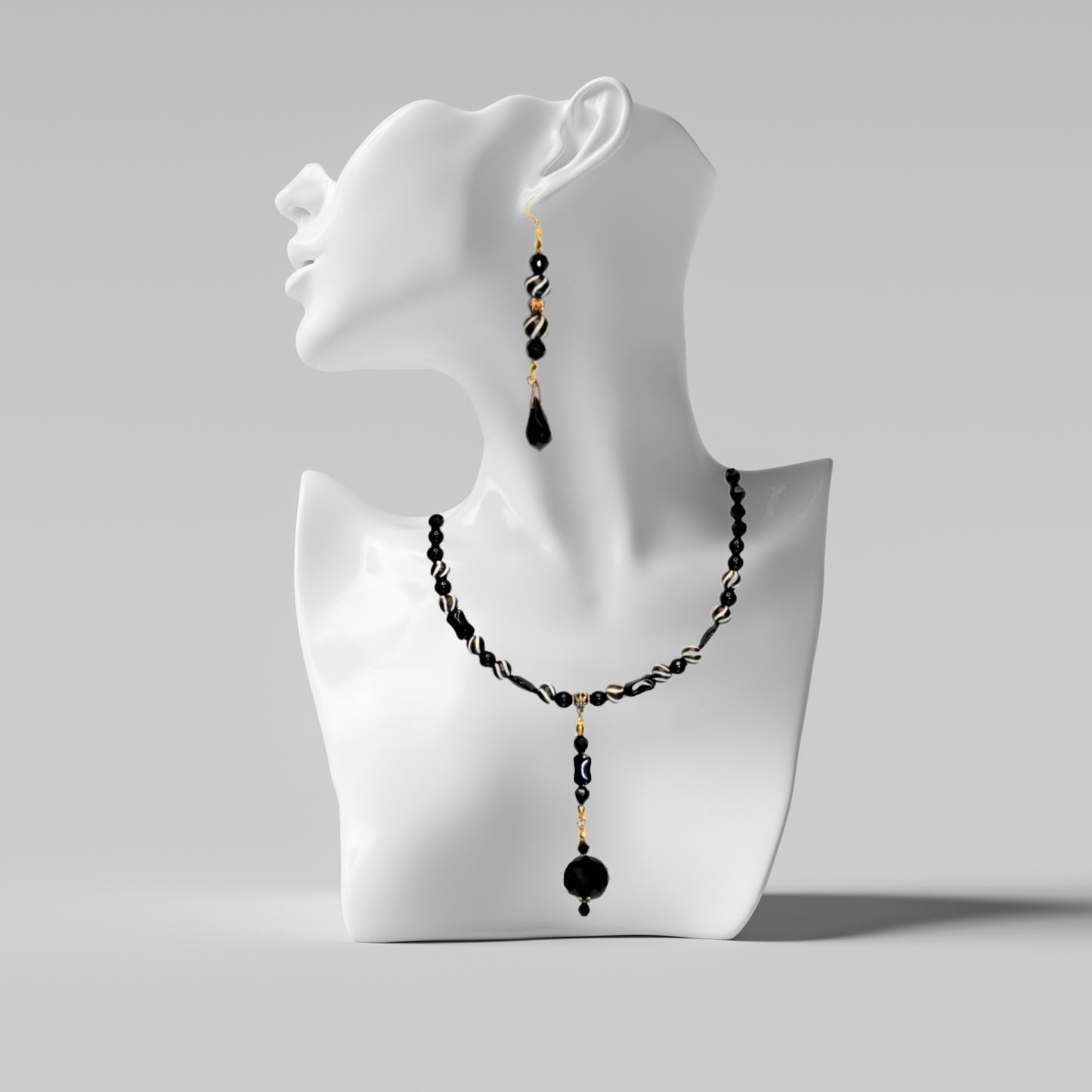 Selma | Necklace and Earrings Set