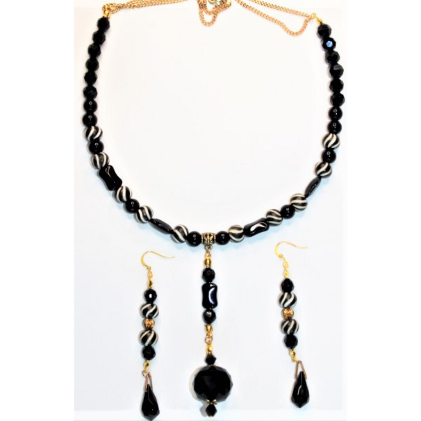 Selma | Necklace and Earrings Set